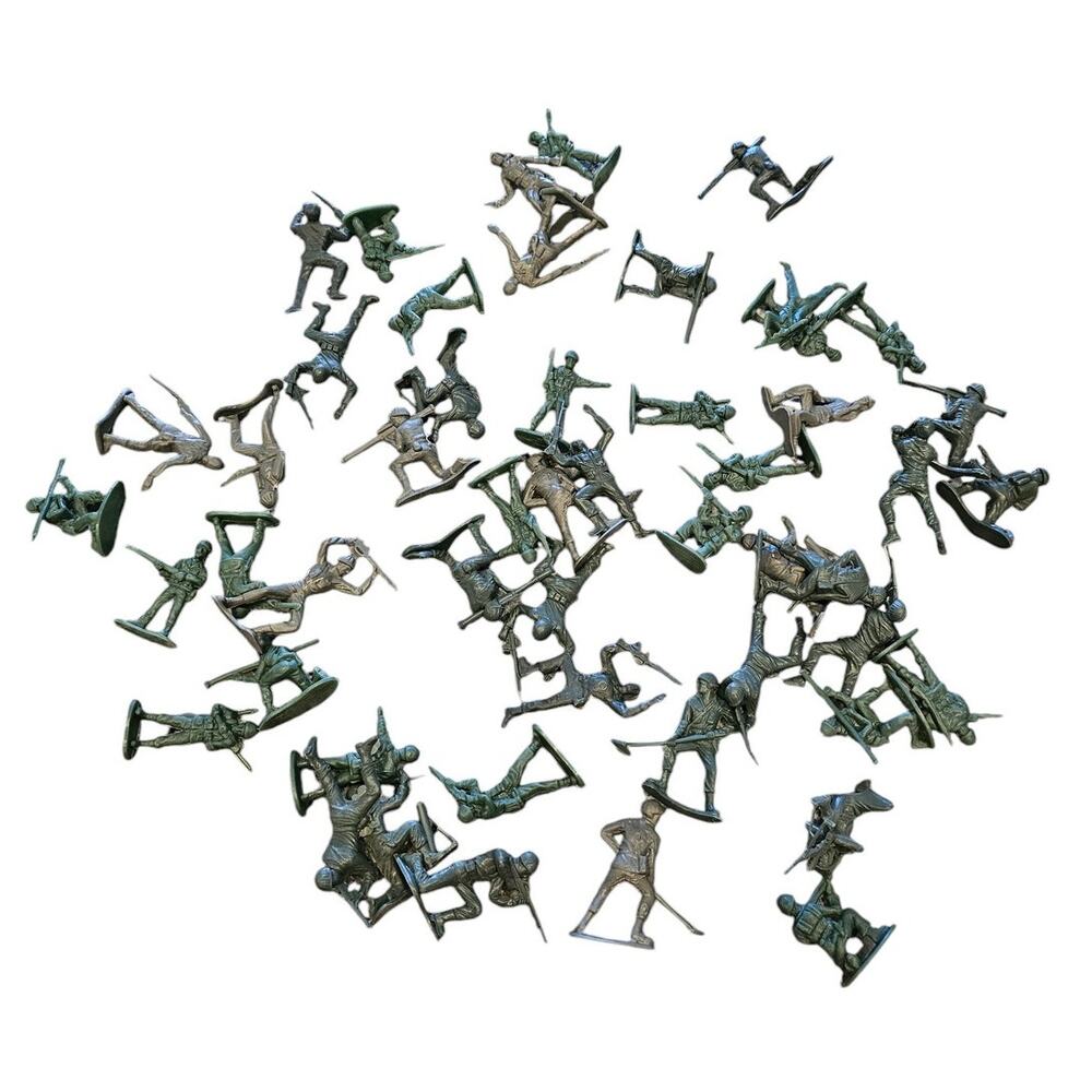 Large Lot of Mostly Greenbrier Intl Plastic Green Army Men Action Figures